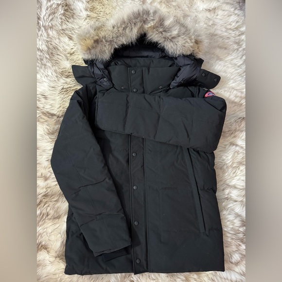 Canada Goose Mens Wyndham Parka Size L in Black Style 3808M